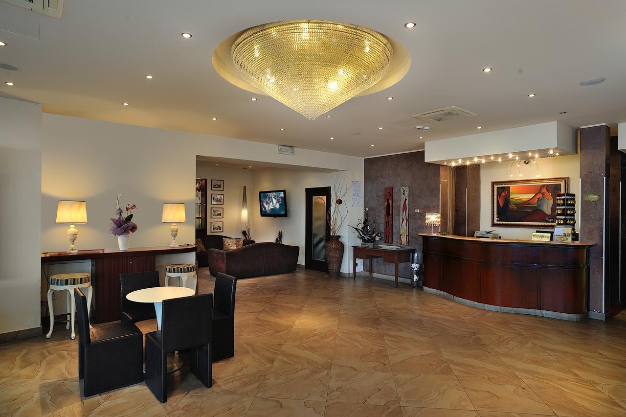 Hotel Bridge Bellaria-Igea Marina Eksteriør billede
