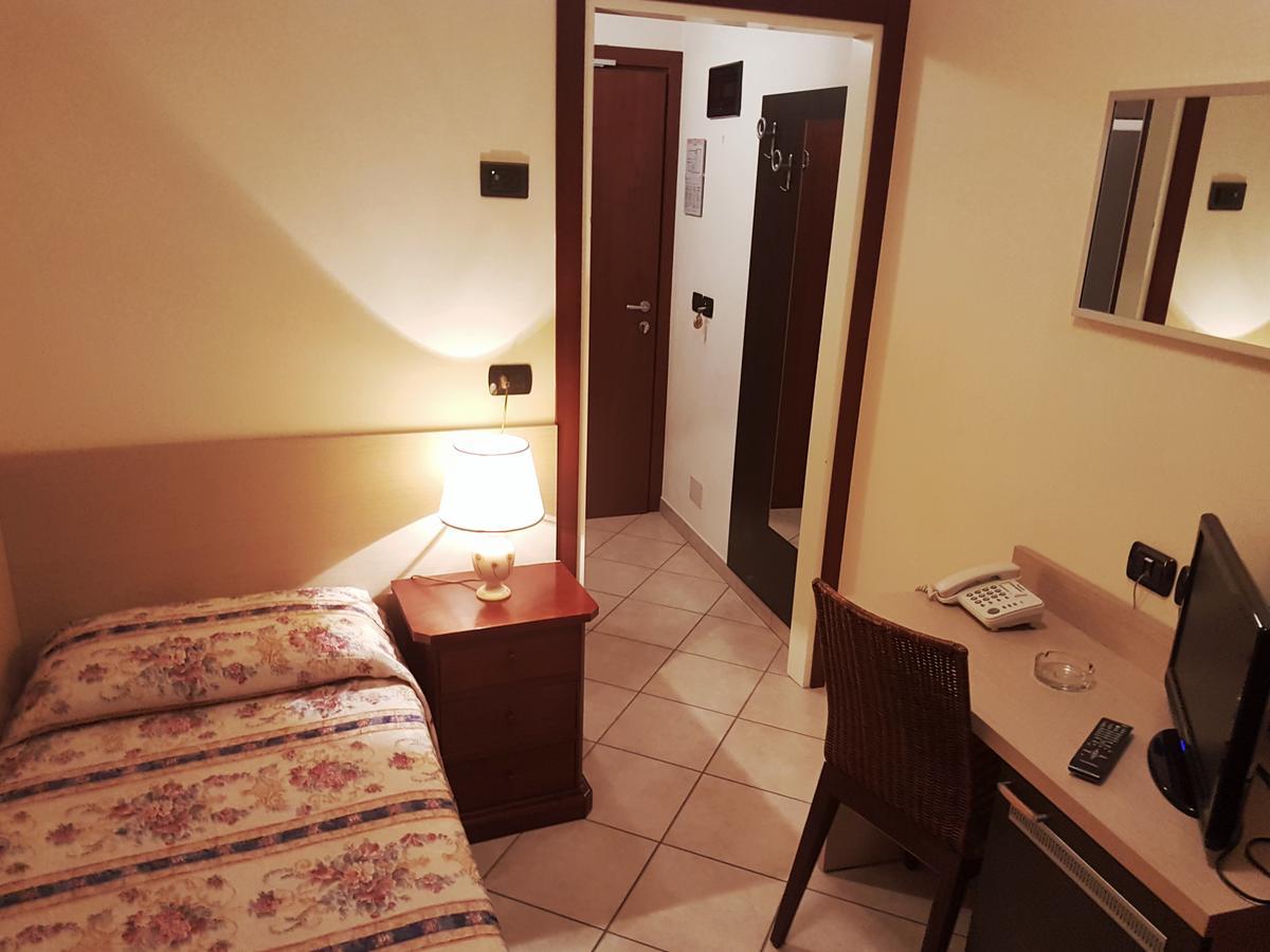 Hotel Bridge Bellaria-Igea Marina Eksteriør billede